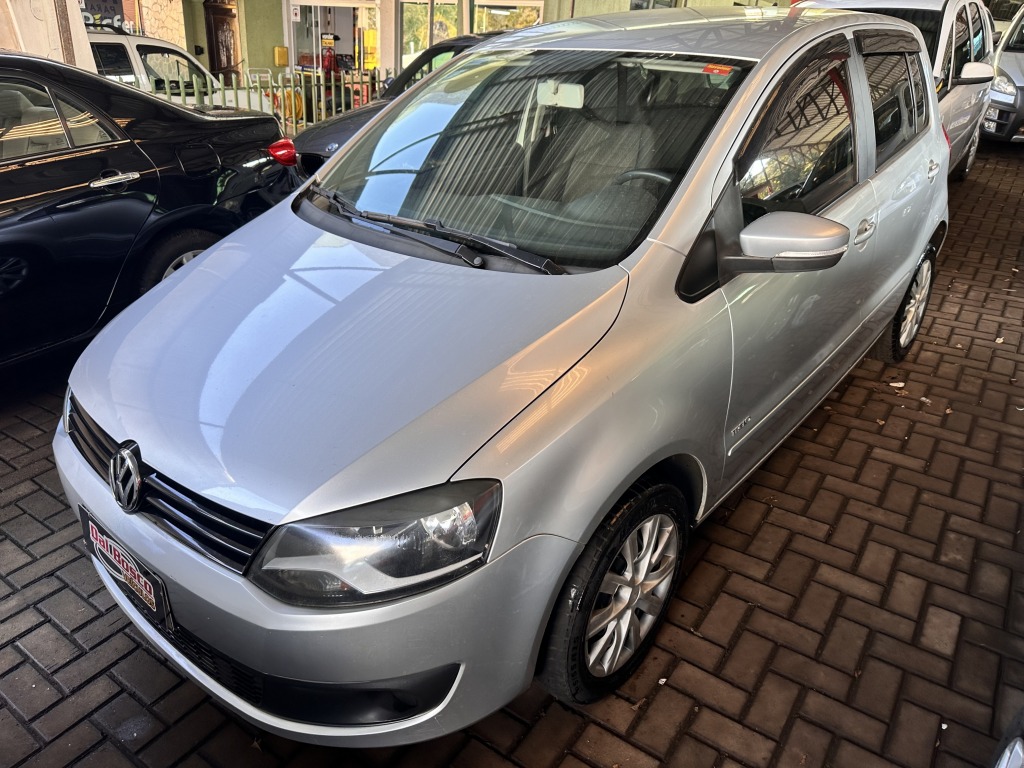 VOLKSWAGEN FOX 1.0 8V (FLEX) 4P 2014