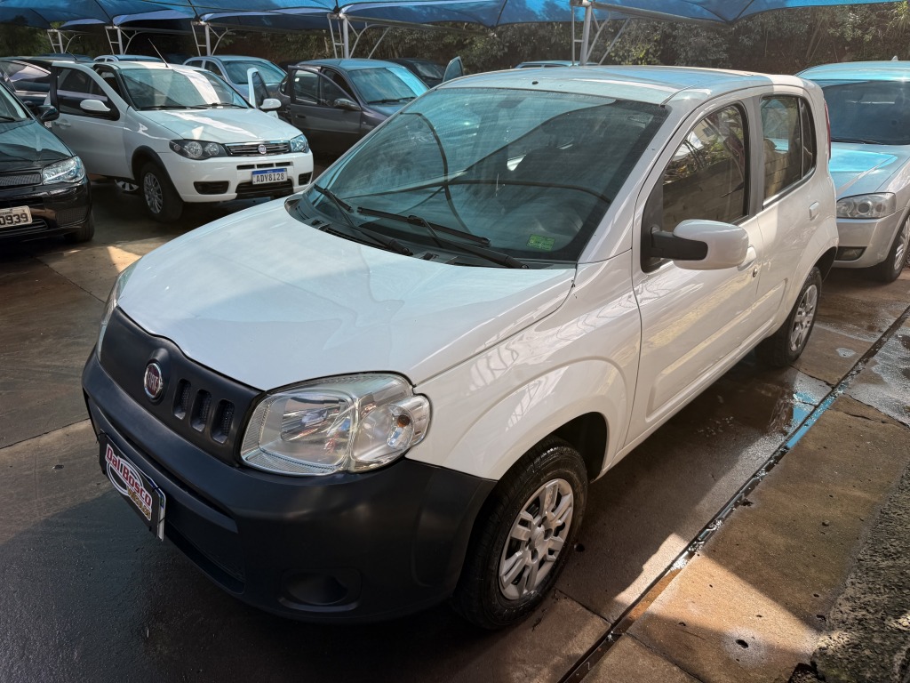 FIAT UNO VIVACE 1.0 8V (FLEX) 4P 2014