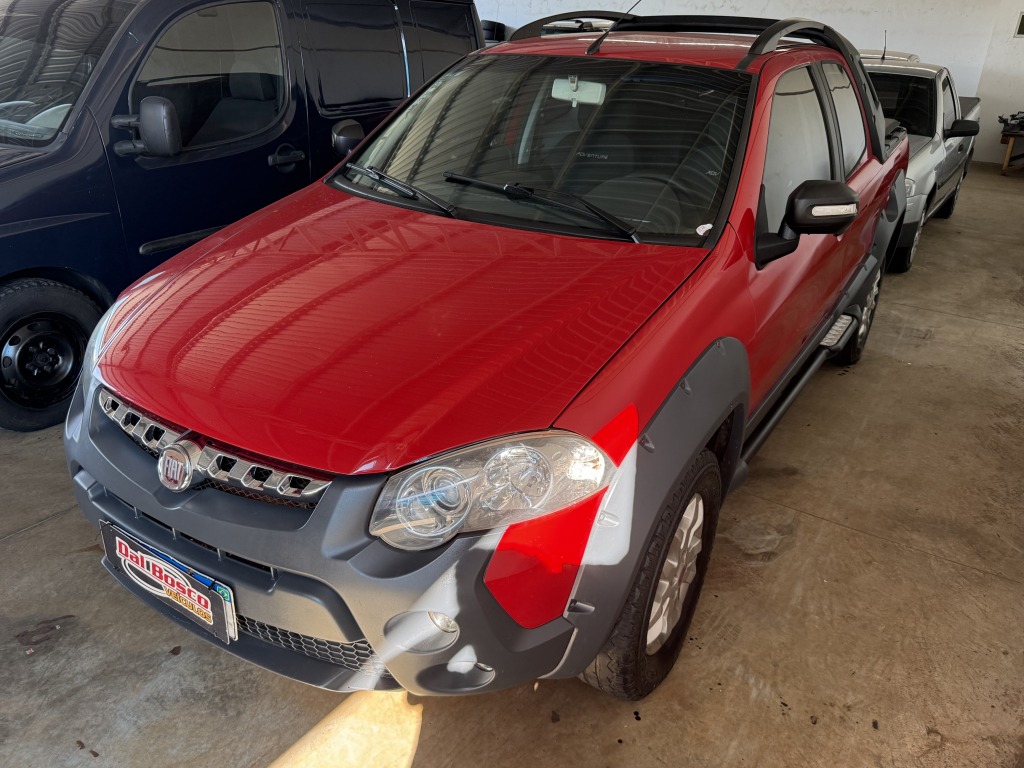 FIAT STRADA ADVENTURE LOCKER 1.8 8V (FLEX) (CABINE DUPLA) 2013